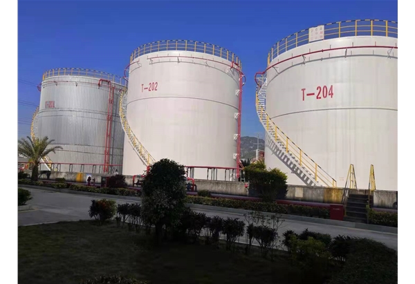 Raw material storage tank